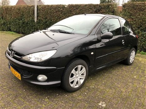 Peugeot 206 - 1.4 Forever Airco / Met NAP / APK 2021 - 1