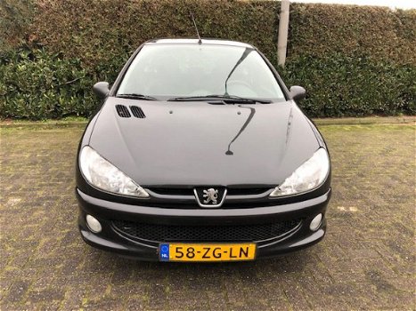 Peugeot 206 - 1.4 Forever Airco / Met NAP / APK 2021 - 1