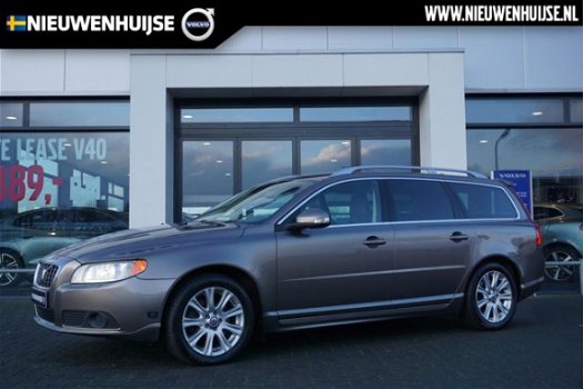 Volvo V70 - 2.5FT SUMMUM GEARTRONIC XENON LEDER NAVIGATIE TREKHAAK - 1