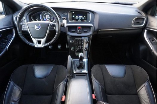 Volvo V40 - 2.0 D2 R-Design Business SPORT XENON TREKHAAK NAVIGATIE - 1