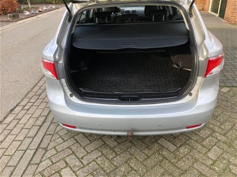 Toyota Avensis Wagon - 2.0 VVTi Dynamic - 1