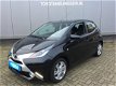 Toyota Aygo - 1.0 VVT-i 69pk 5D automaat, x-play, 5 drs - 1 - Thumbnail