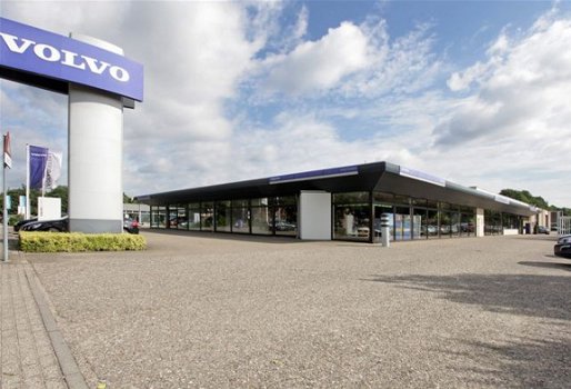 Volvo V40 - 2.0 D4 190PK Momentum Business, Navigatie, Panoramadak, Trekhaak, Park Assist, Volledig - 1