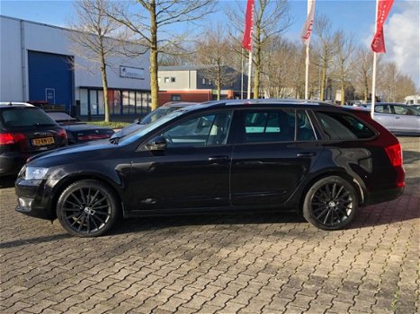 Skoda Octavia Combi - 1.6 TDI Greenline Businessline Sport - 1