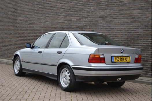 BMW 3-serie - 328i Executive - 1