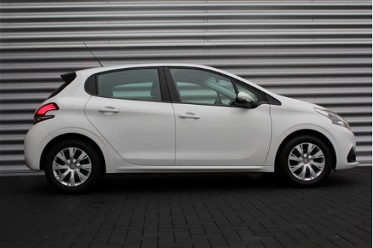 Peugeot 208 - 1.2 PURETECH 83PK 5-DRS BLUE LEASE / NAVI / AIRCO / LED / BLUETOOTH / CRUISECONTROL / - 1