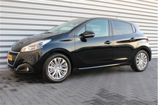 Peugeot 208 - 1.2 PURETECH 83PK 5-DRS SIGNATURE / NAVI / AIRCO / LED / PDC / 16