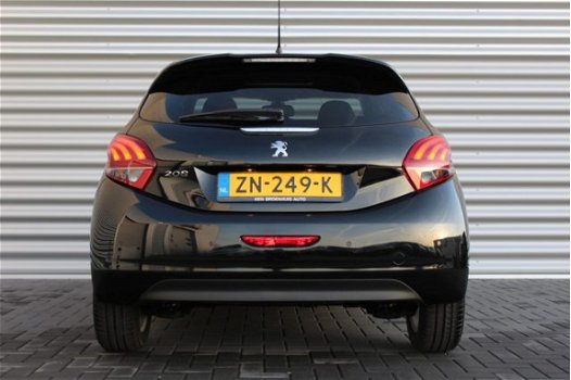 Peugeot 208 - 1.2 PURETECH 83PK 5-DRS SIGNATURE / NAVI / AIRCO / LED / PDC / 16