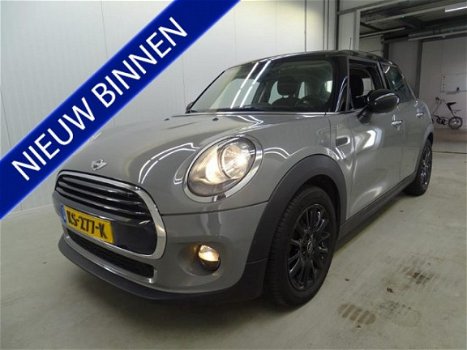 Mini Mini Cooper - 1.5 Pepper Business Geen import/ 1e eigenaar/ Business/ Pepper/ Navigatie/ Licht - 1