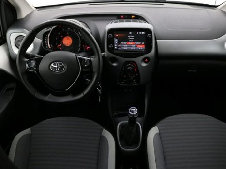 Toyota Aygo - 5-drs 1.0 X-Play | Apple CarPlay & Android Auto | Airco | Parkeercamera | - 1