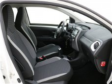 Toyota Aygo - 5-drs 1.0 X-Play | Apple CarPlay & Android Auto | Airco | Parkeercamera |