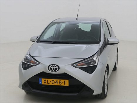 Toyota Aygo - 5-drs 1.0 X-Play | Apple CarPlay & Android Auto | Airco | Parkeercamera | - 1