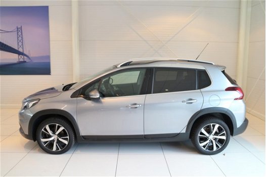 Peugeot 2008 - 1.2 PureTech 130PK ALLURE / NAVIGATIE / LEER / TREKHAAK ACTIE - 1