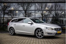 Volvo V60 - 2.0 D4 Ocean Race 1e eigenaar, Adap. cruise, Trekhaak, Leer, Lane assist,