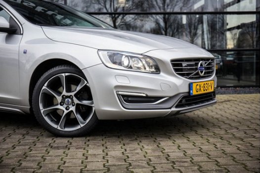 Volvo V60 - 2.0 D4 Ocean Race 1e eigenaar, Adap. cruise, Trekhaak, Leer, Lane assist, - 1