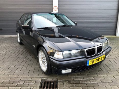 BMW 3-serie - 320I EDITION - 1