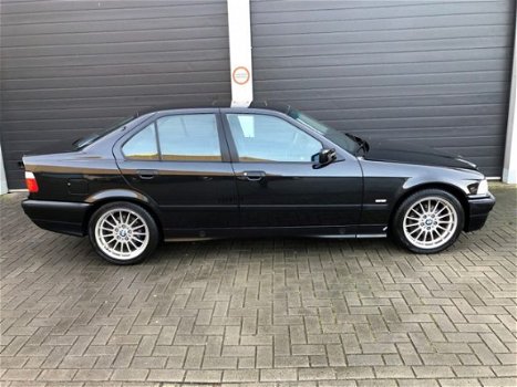 BMW 3-serie - 320I EDITION - 1