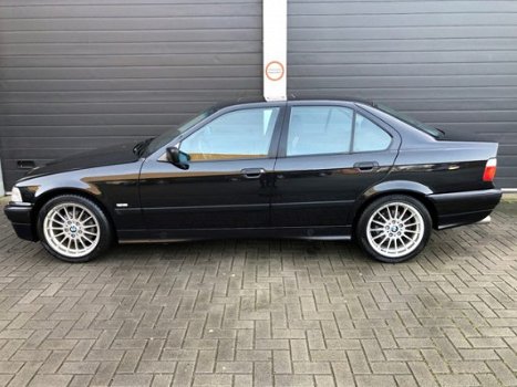 BMW 3-serie - 320I EDITION - 1