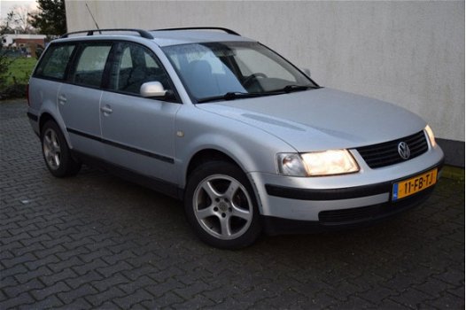 Volkswagen Passat Variant - 1.8-5V Trendline 125pk - 1