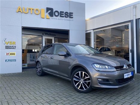 Volkswagen Golf - 1.4 TSI Connected Series DSG automaat TREKHAAK - 1