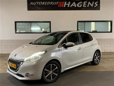 Peugeot 208 - 1.2 PureTech Style Pack Plus Panodak, ECC, PDC, NAVI - 1