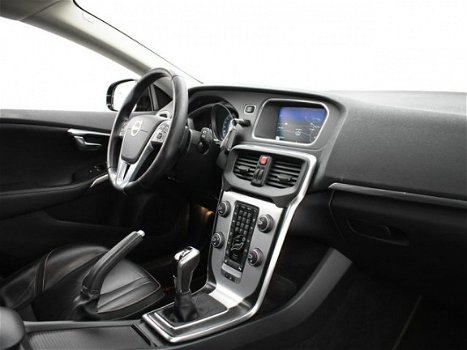 Volvo V40 - 2.0 D2 OCEAN RACE + LEDER / STOELVERW. / INPARKEERHULP - 1