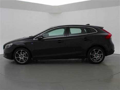 Volvo V40 - 2.0 D2 OCEAN RACE + LEDER / STOELVERW. / INPARKEERHULP - 1