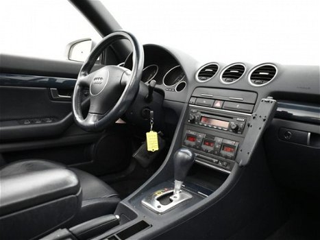 Audi A4 Cabriolet - 2.4 V6 170 PK AUT. YOUNGTIMER + SPORTSTOELEN / LEDER / STOELVERWARMING - 1