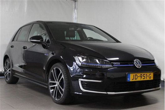 Volkswagen Golf - 1.4 TSI PHEV 5D DSG GTE / ACC / Leer - 1