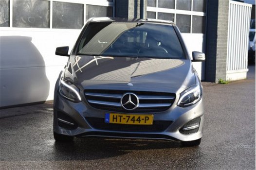 Mercedes-Benz B-klasse - 180 Urban | Ambition | Led Verlichting | Keyless-Go - 1