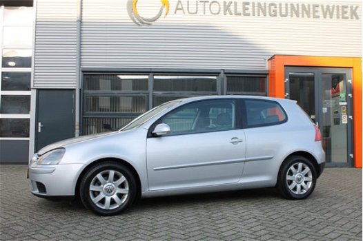 Volkswagen Golf - 1.6 FSI Turijn AIRCO / TREKHAAK - 1