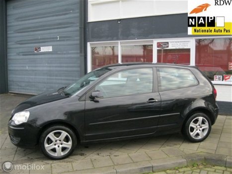 Volkswagen Polo - 1.9 TDI AIRCO/NAVI 2EIG DEALERONDERHOUDEN ✔️ - 1