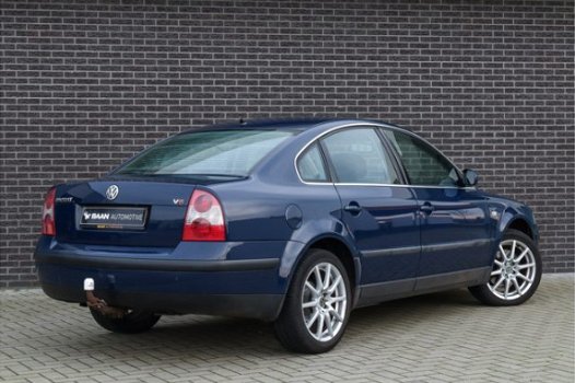 Volkswagen Passat - 2.3 V5 Comfortline - 1