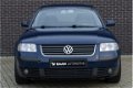 Volkswagen Passat - 2.3 V5 Comfortline - 1 - Thumbnail