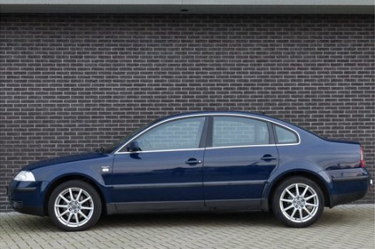 Volkswagen Passat - 2.3 V5 Comfortline - 1