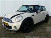 Mini Mini One - 1.6 Holland Street, Grote NAVI, Sportstoelen, Airco Clima, Armsteun, Cruise Control, - 1 - Thumbnail