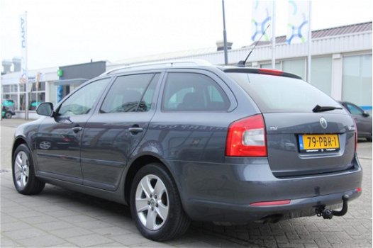 Skoda Octavia Combi - 1.4 TSI Elegance Navigatie/Trekhaak - 1