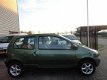 Renault Twingo - 1.2 Spring 3 deurs, goede APK, nwe bougies, banden, bobine, koelslangen etc. en rij - 1 - Thumbnail