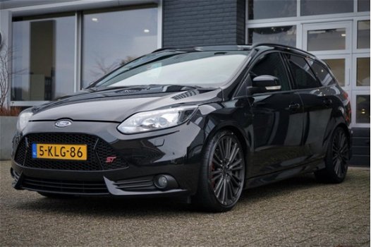 Ford Focus Wagon - 2.0 EcoBoost ST-3 300PK-Recaro Leder-Navigatie-Xenon-LED-Milltek-19