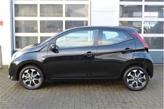 Toyota Aygo - 1.0 VVT-i x-play | Lichtmetalen velgen | Achteruitrijcamera | - 1