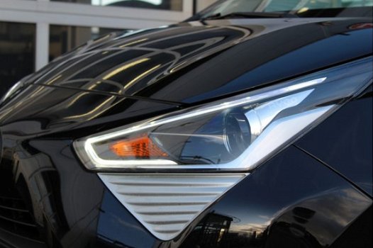 Toyota Aygo - 1.0 VVT-i x-play | Lichtmetalen velgen | Achteruitrijcamera | - 1
