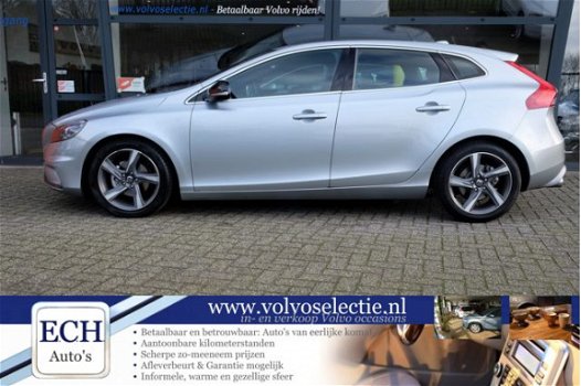 Volvo V40 - D2 R-Design, Navi, Xenon, Stoelverwarming, Elektr. stoel - 1