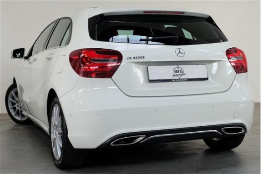 Mercedes-Benz A-klasse - 180 Ambition / LED / Navi / Sportstoelen - 1