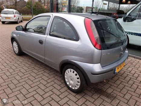 Opel Corsa - 1.0-12V Essentia - 1