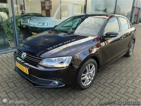 Volkswagen Jetta - 1.2 TSI Comfort Executive Line - 1