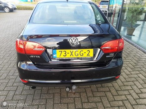 Volkswagen Jetta - 1.2 TSI Comfort Executive Line - 1