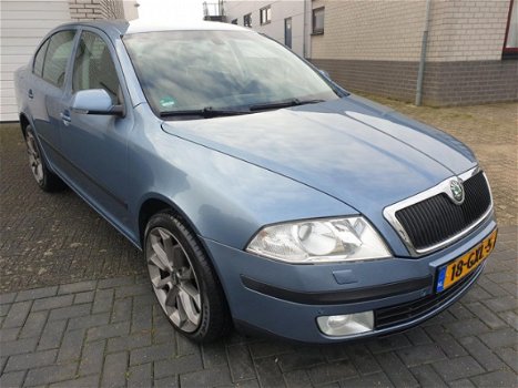 Skoda Octavia - 1.8 TSI Elegance Attractive Business Sport Clima Navigatie 18 Inch Sportwielen - 1