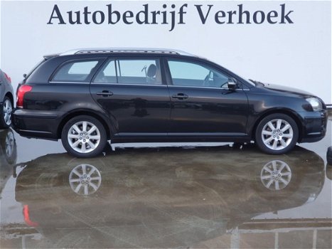 Toyota Avensis Wagon - 2.0 16V AUTOMAAT LEER - 1