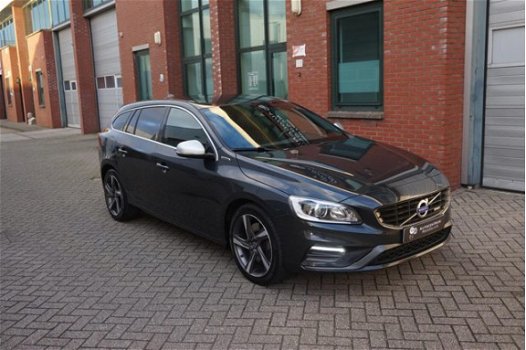 Volvo V60 - 2.4 D6 AWD Plug-In Hybrid R-Design Xenon, Leder, 2014 - 1