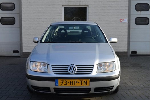 Volkswagen Bora - 1.4-16V - 1